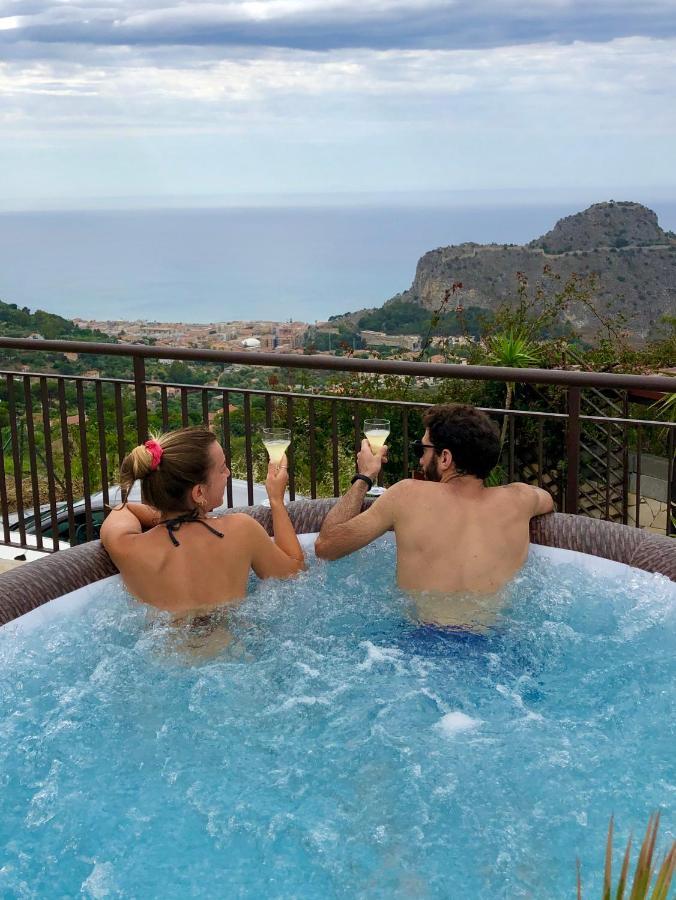 B&B Roomantic & Piscina Idromassaggio 체팔루 외부 사진