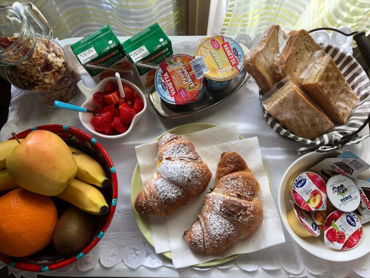 B&B Roomantic & Piscina Idromassaggio 체팔루 외부 사진
