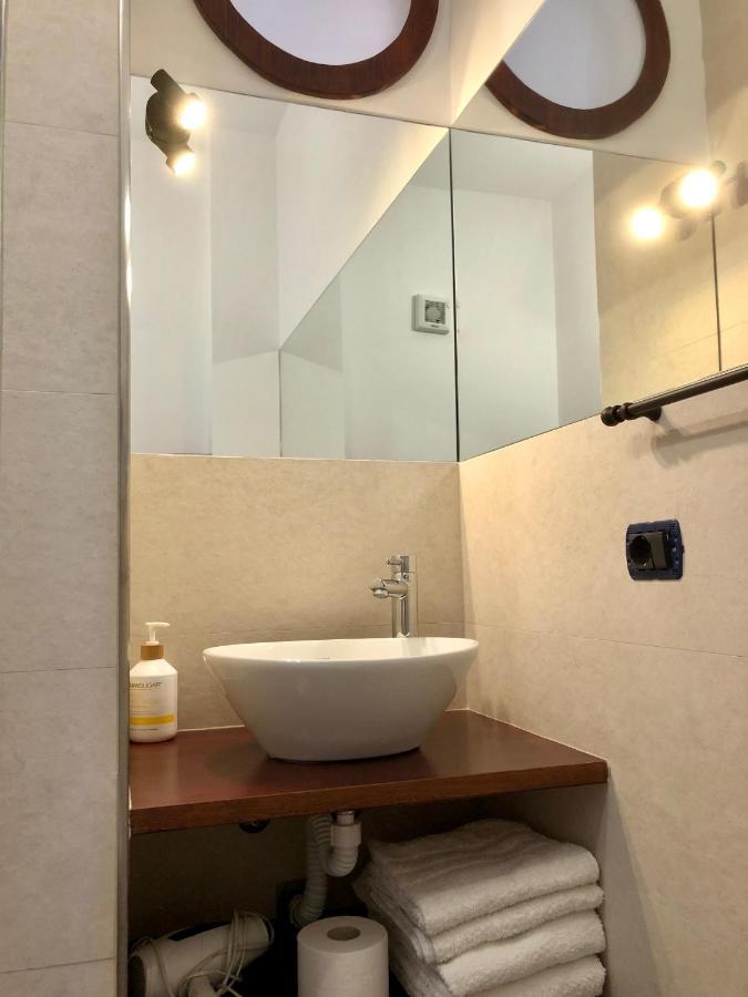 B&B Roomantic & Piscina Idromassaggio 체팔루 외부 사진