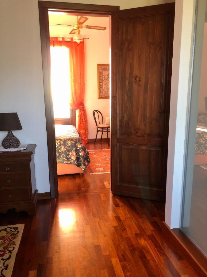 B&B Roomantic & Piscina Idromassaggio 체팔루 외부 사진
