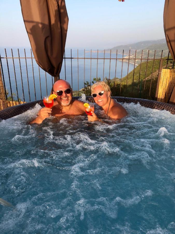 B&B Roomantic & Piscina Idromassaggio 체팔루 외부 사진