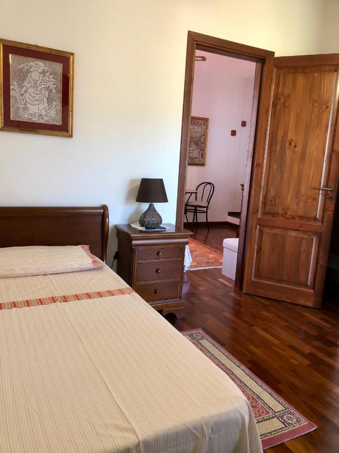 B&B Roomantic & Piscina Idromassaggio 체팔루 외부 사진