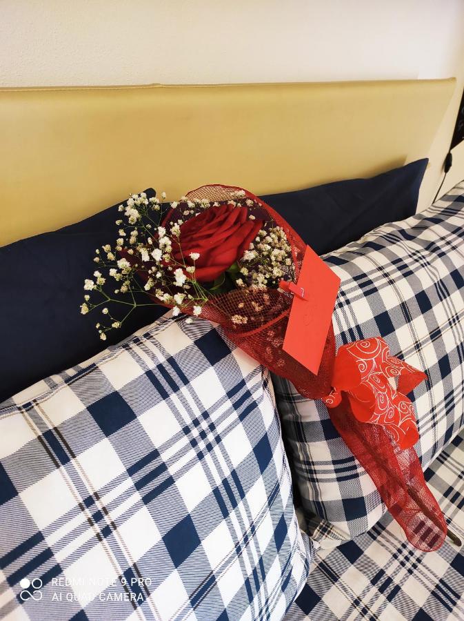 B&B Roomantic & Piscina Idromassaggio 체팔루 외부 사진