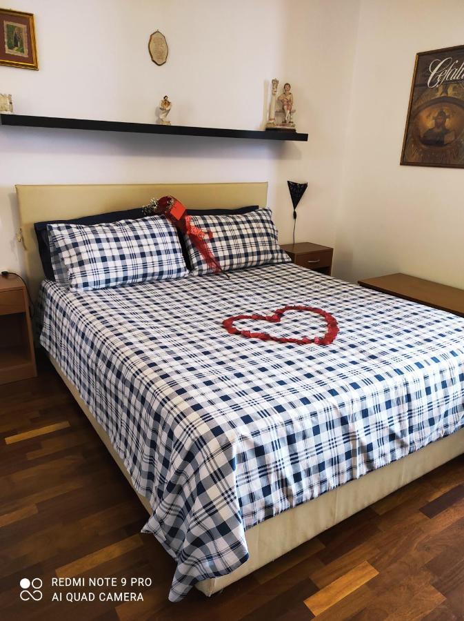 B&B Roomantic & Piscina Idromassaggio 체팔루 외부 사진