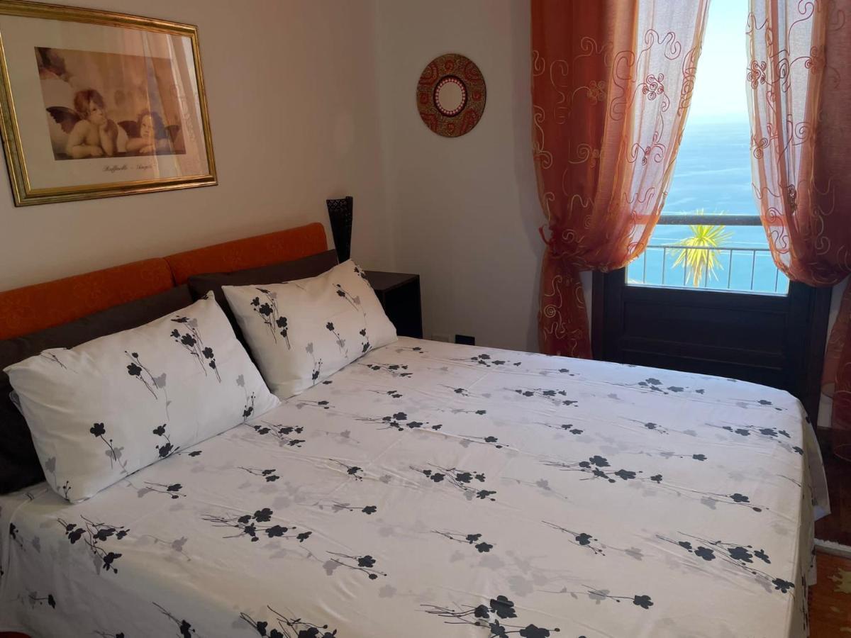 B&B Roomantic & Piscina Idromassaggio 체팔루 외부 사진