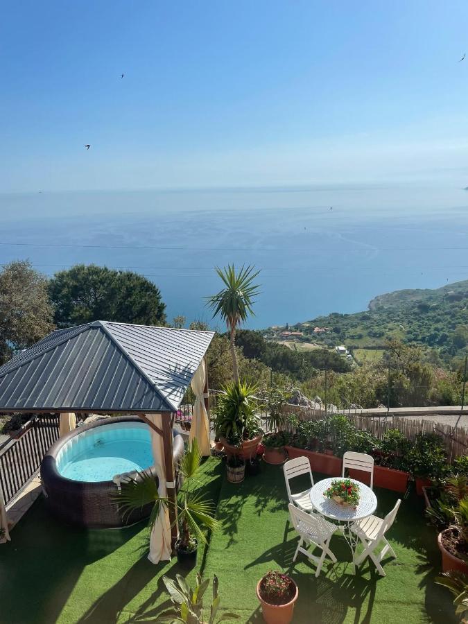 B&B Roomantic & Piscina Idromassaggio 체팔루 외부 사진