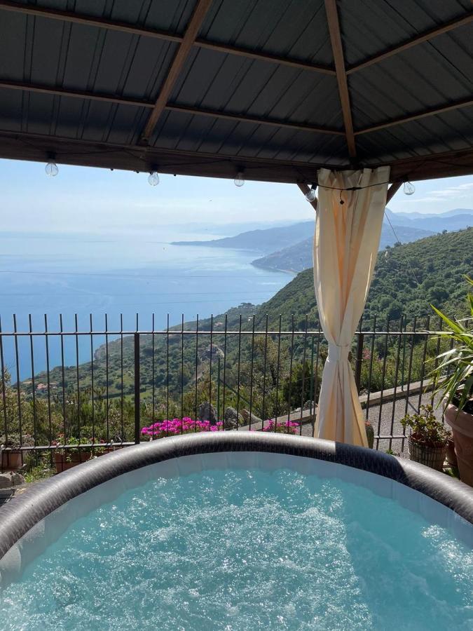 B&B Roomantic & Piscina Idromassaggio 체팔루 외부 사진