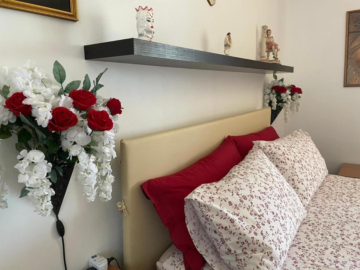 B&B Roomantic & Piscina Idromassaggio 체팔루 외부 사진